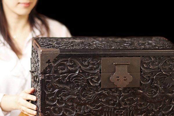 A Remarkable Rarity | The Story of a £143,000 Dragon Box 